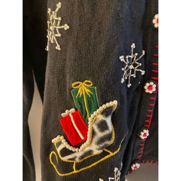 No Design #31691 M Christmas Sweater Bling Sequins Pearl Sleigh Snowflakes - Picture 2 of 9